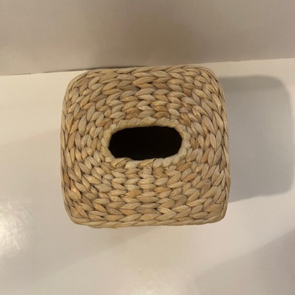 Boho Rattan/ Wicker Tissue Box Cover plus 2 lidded basket Decor - Picture 3 of 13